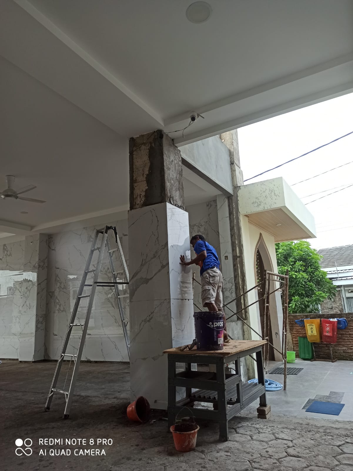 Pemasangan Granit Dinding